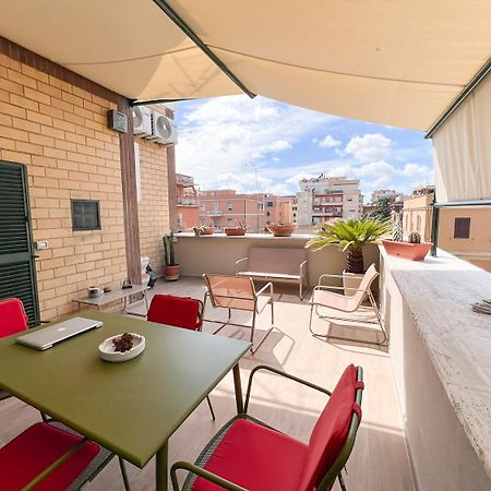 Attico Urbano Terrazza Su Roma Metro A Cornelia Apartment Exterior photo
